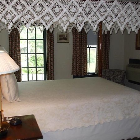 Wayside Inn Middletown Eksteriør billede